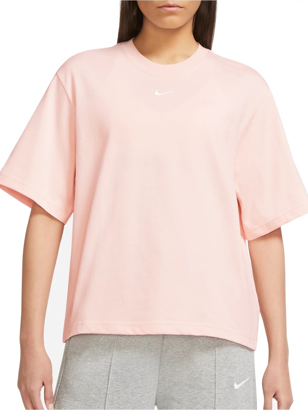 Nike Sportswear Essentials Women's cropped T-shirt peach size small